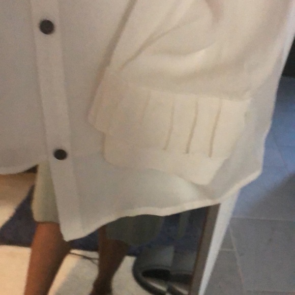 A very complementing Saks white sheer blouse - Picture 8 of 8